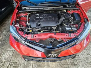 Toyota Corolla SE (1.8L 4cyl 6M) 2018 Red