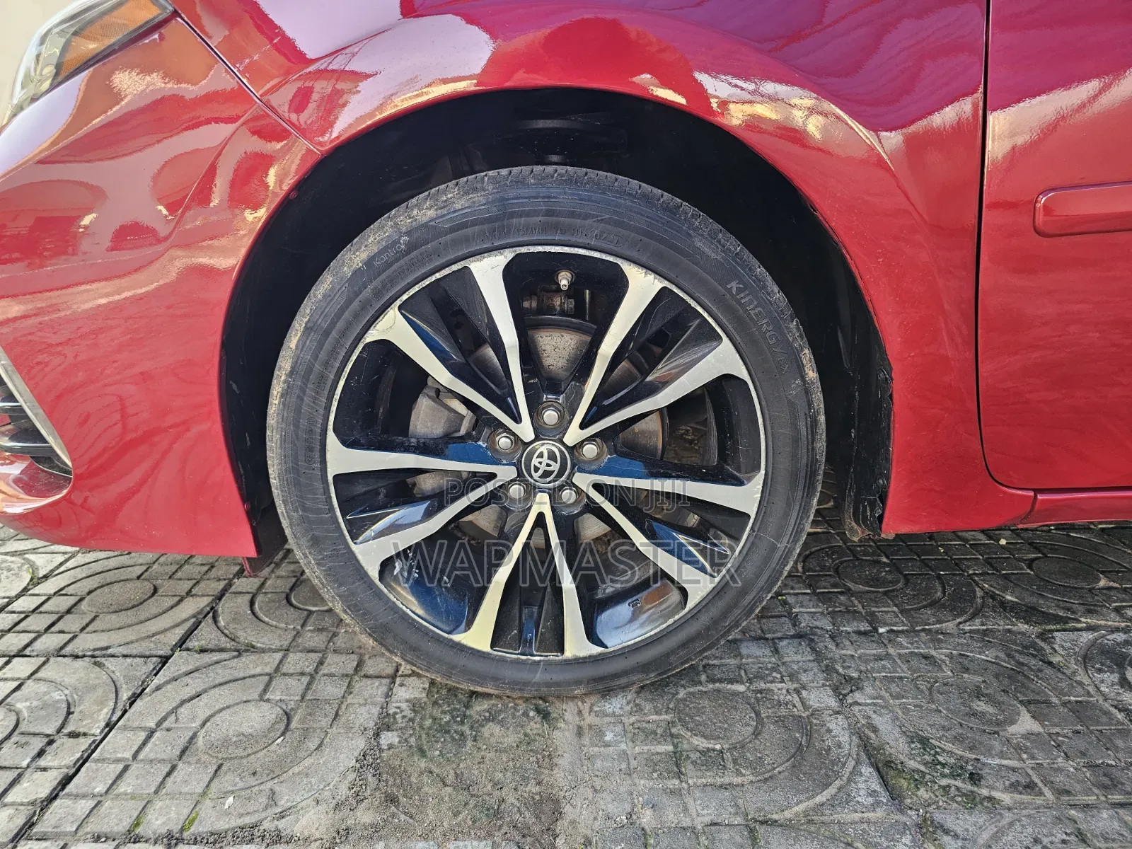 Toyota Corolla SE (1.8L 4cyl 6M) 2018 Red