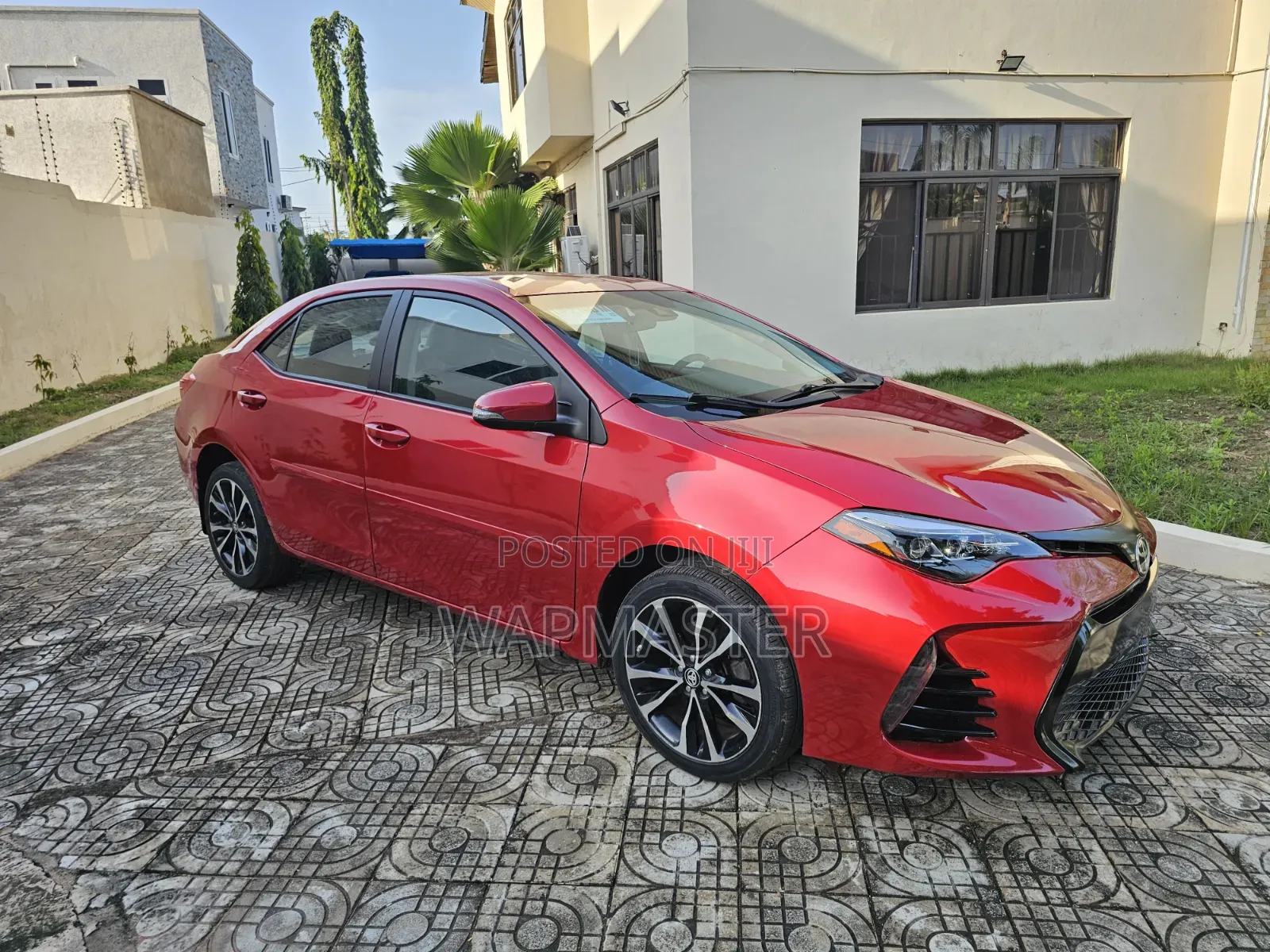 Toyota Corolla SE (1.8L 4cyl 6M) 2018 Red