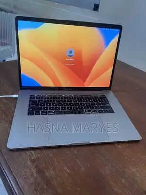 Laptop Apple MacBook Pro 2017 16GB Intel Core i7 SSD 512GB