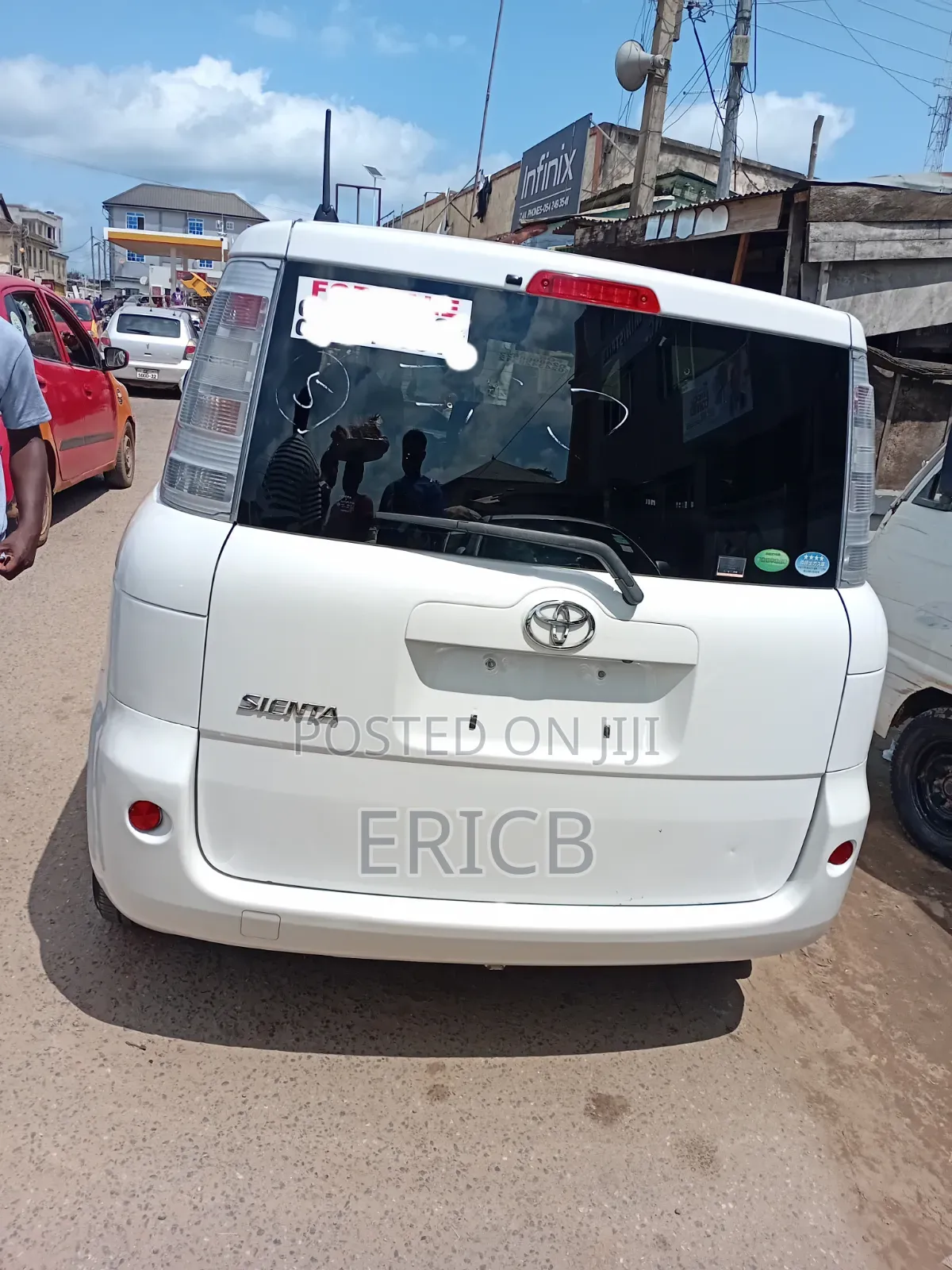Toyota Sienta 2014 White