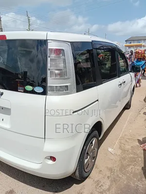 Toyota Sienta 2014 White