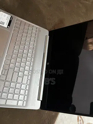 Laptop HP 15s 8GB Intel Core i3 HDD+SSD 256GB
