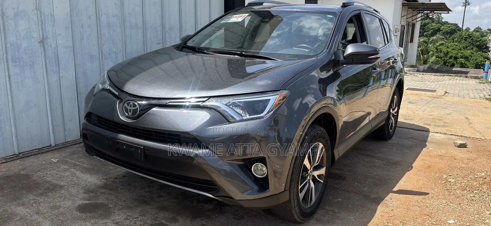 Toyota RAV4 XLE 4dr SUV AWD (2.5L 4cyl 6A) 2018 Gray