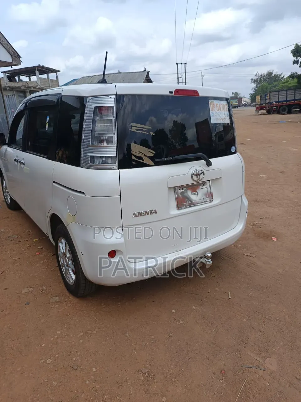 Toyota Sienta 1.5 FWD 2013 White