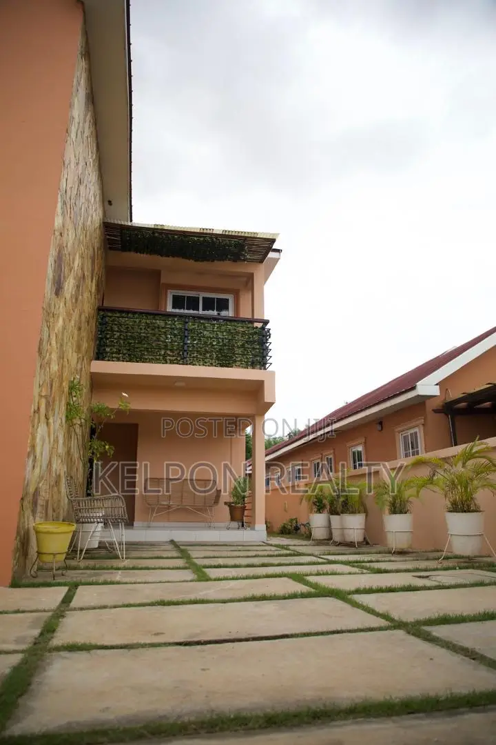 Furnished 4bdrm Duplex in Achimota, School Area for sale
