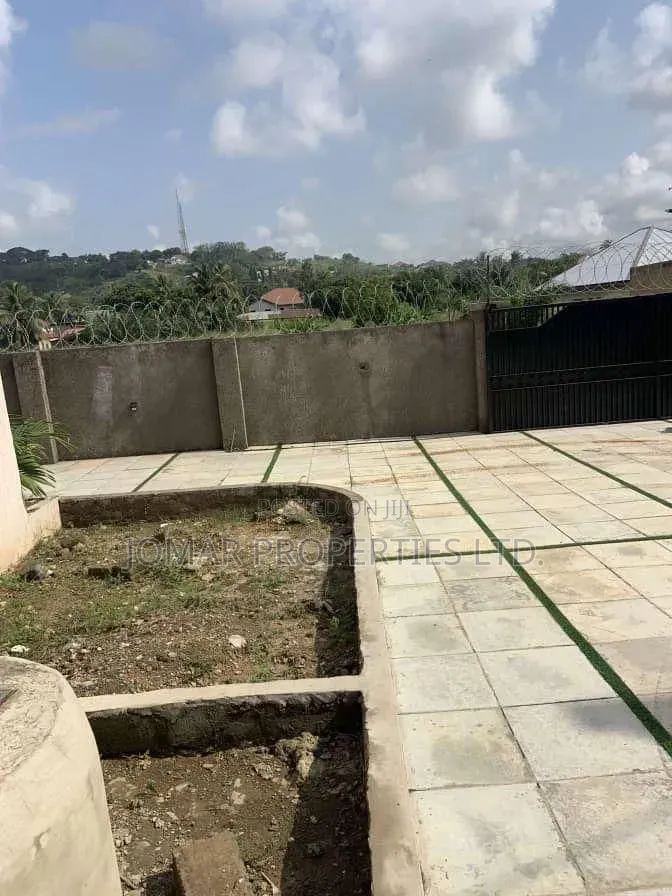 Furnished 3bdrm House for sale
