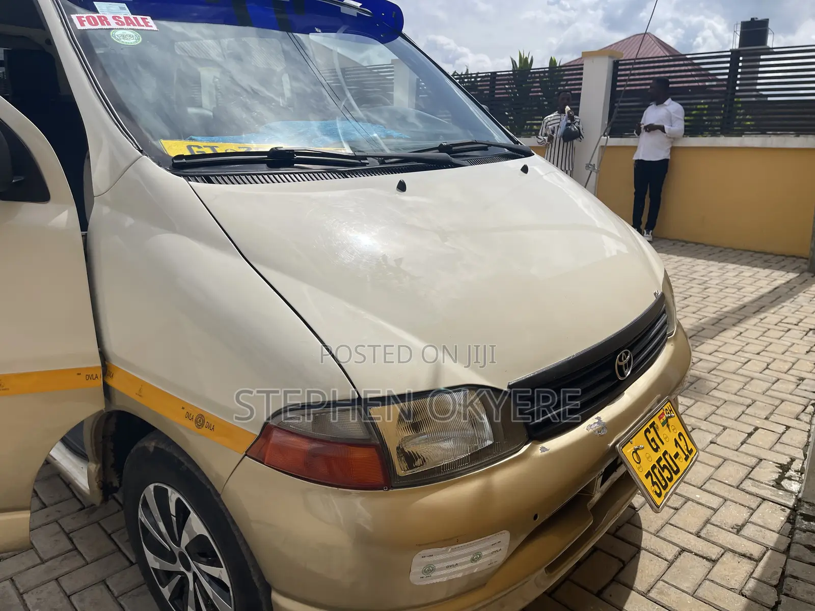 Toyota HiAce 2001 White