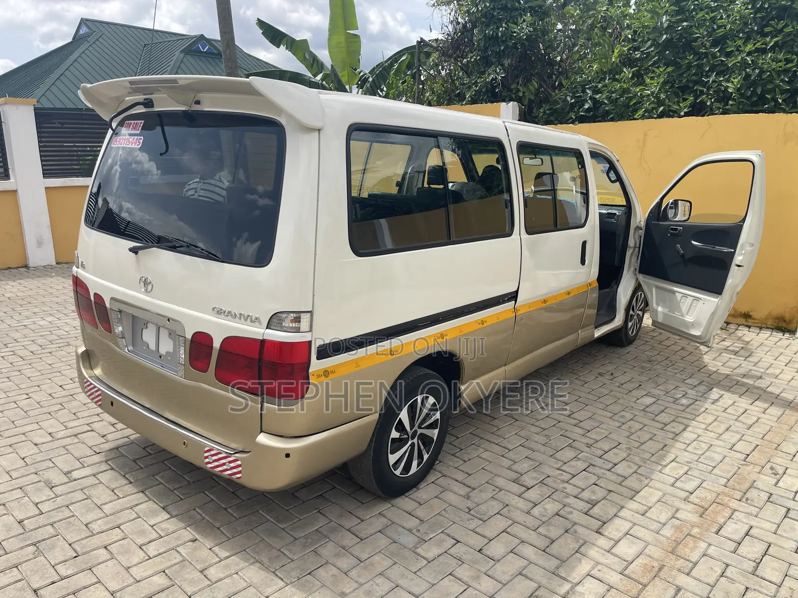 Toyota HiAce 2001 White