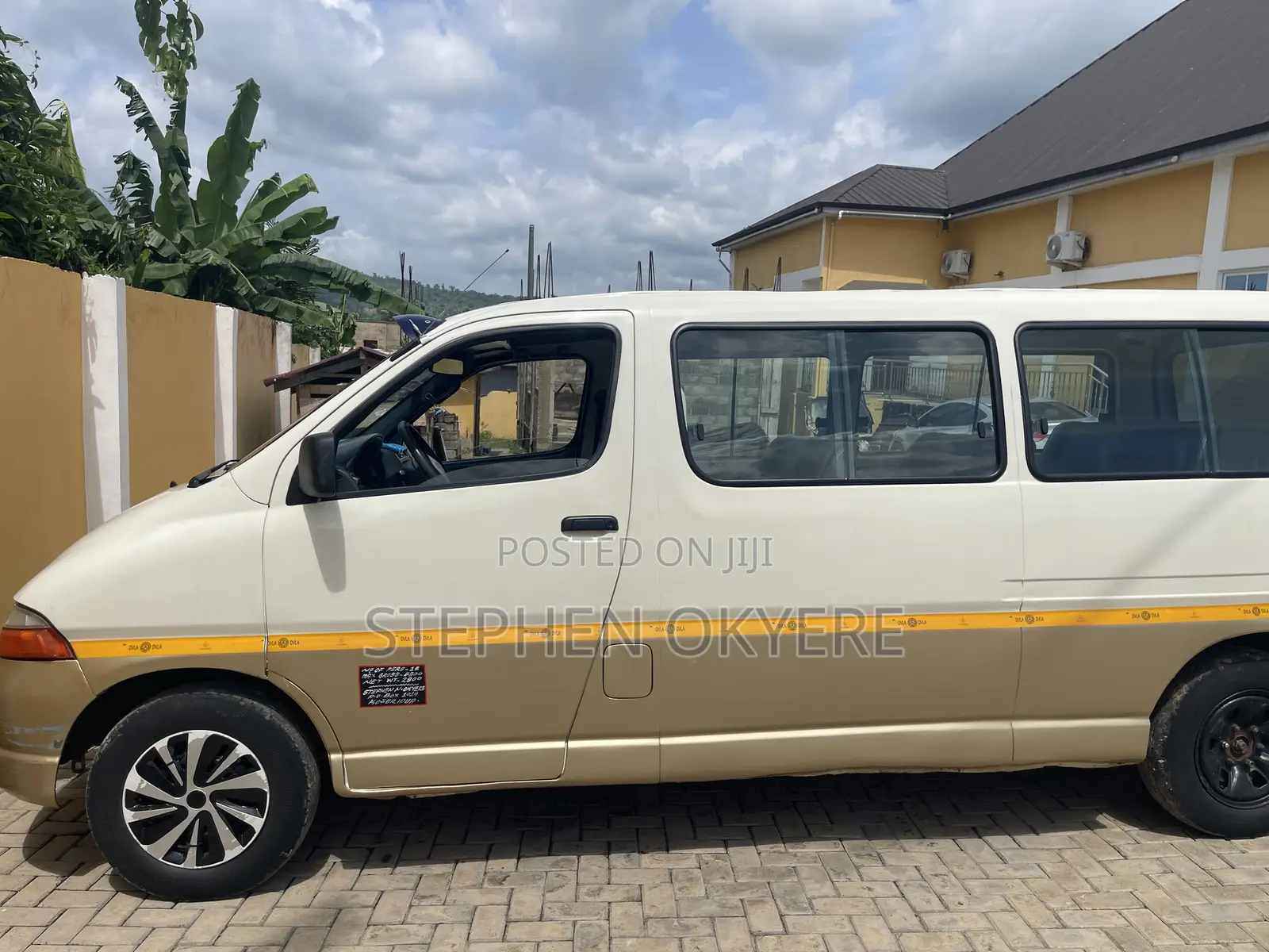 Toyota HiAce 2001 White