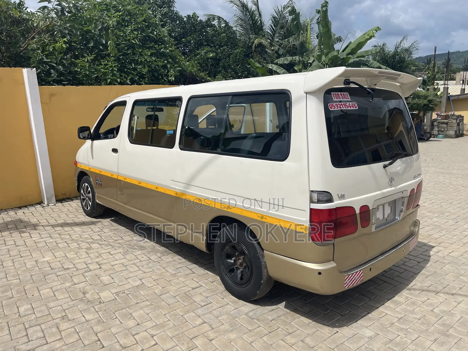 Toyota HiAce 2001 White