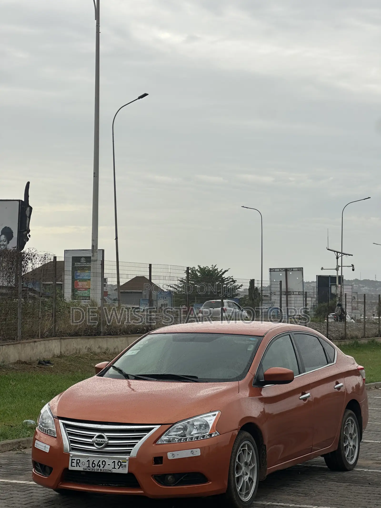 Nissan Sentra SV 4dr Sedan (1.8L 4cyl CVT) 2015