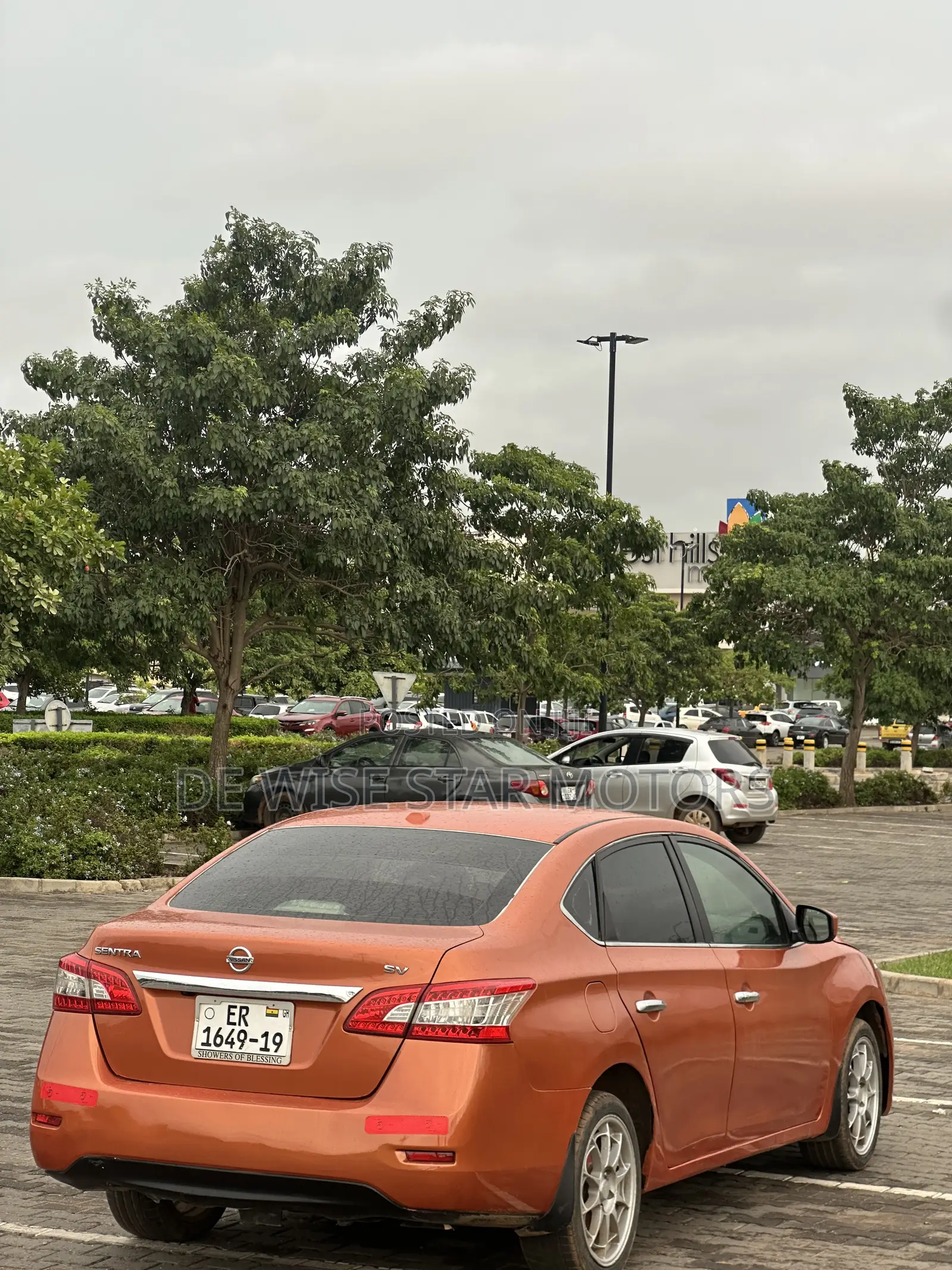 Nissan Sentra SV 4dr Sedan (1.8L 4cyl CVT) 2015