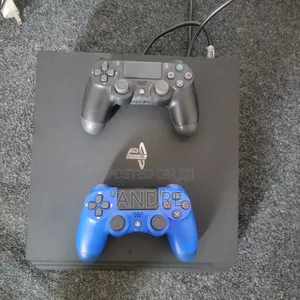 Ps4 Pro Jailbreak With 16 Games and Two Controllers With 1tb