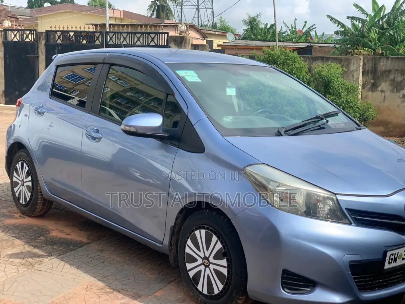 Toyota Vitz 1.3 FWD 5dr 2013 Blue