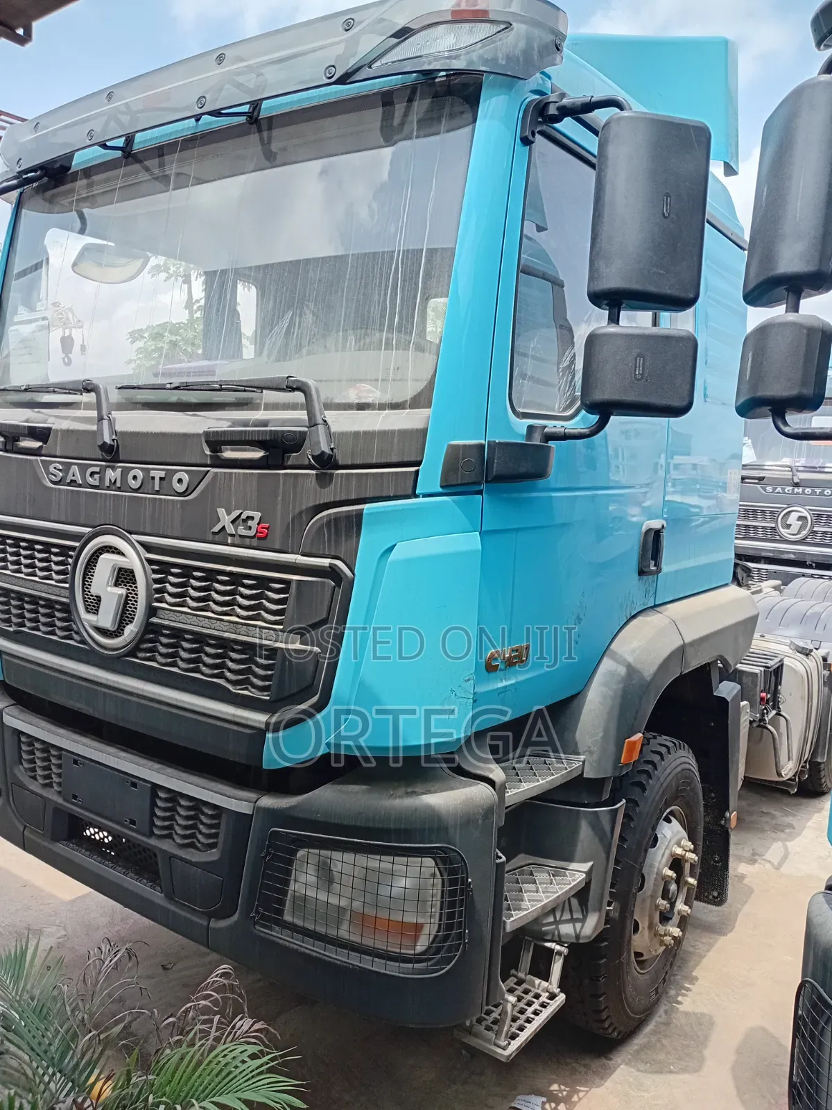 Shacman Sagmoto Trailer Heads Fir Sale