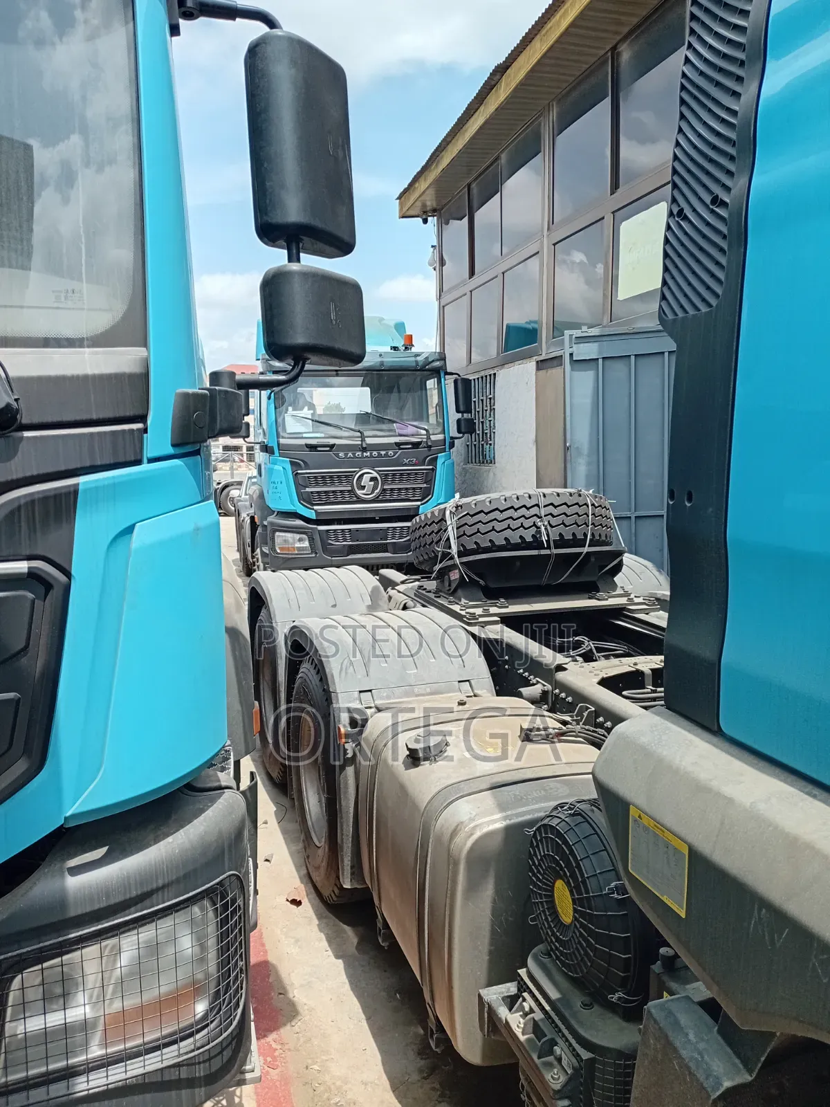 Shacman Sagmoto Trailer Heads Fir Sale