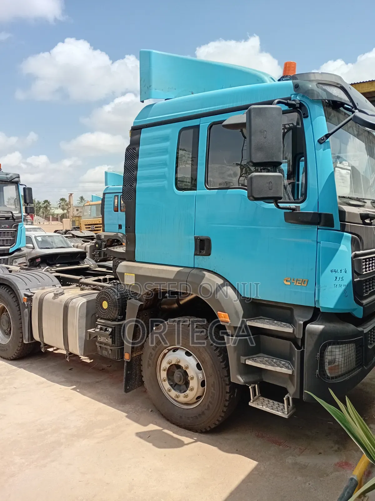 Shacman Sagmoto Trailer Heads Fir Sale