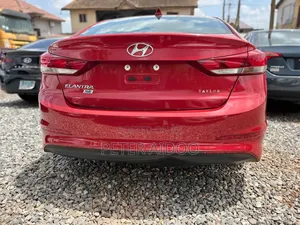 Hyundai Elantra 2018 Red