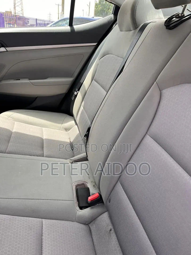 Hyundai Elantra 2018 Red