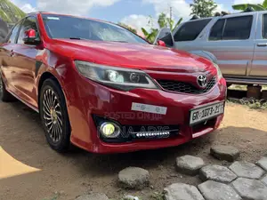 Toyota Camry SE 4dr Sedan (2.5L 4cyl 6A) 2014 Red