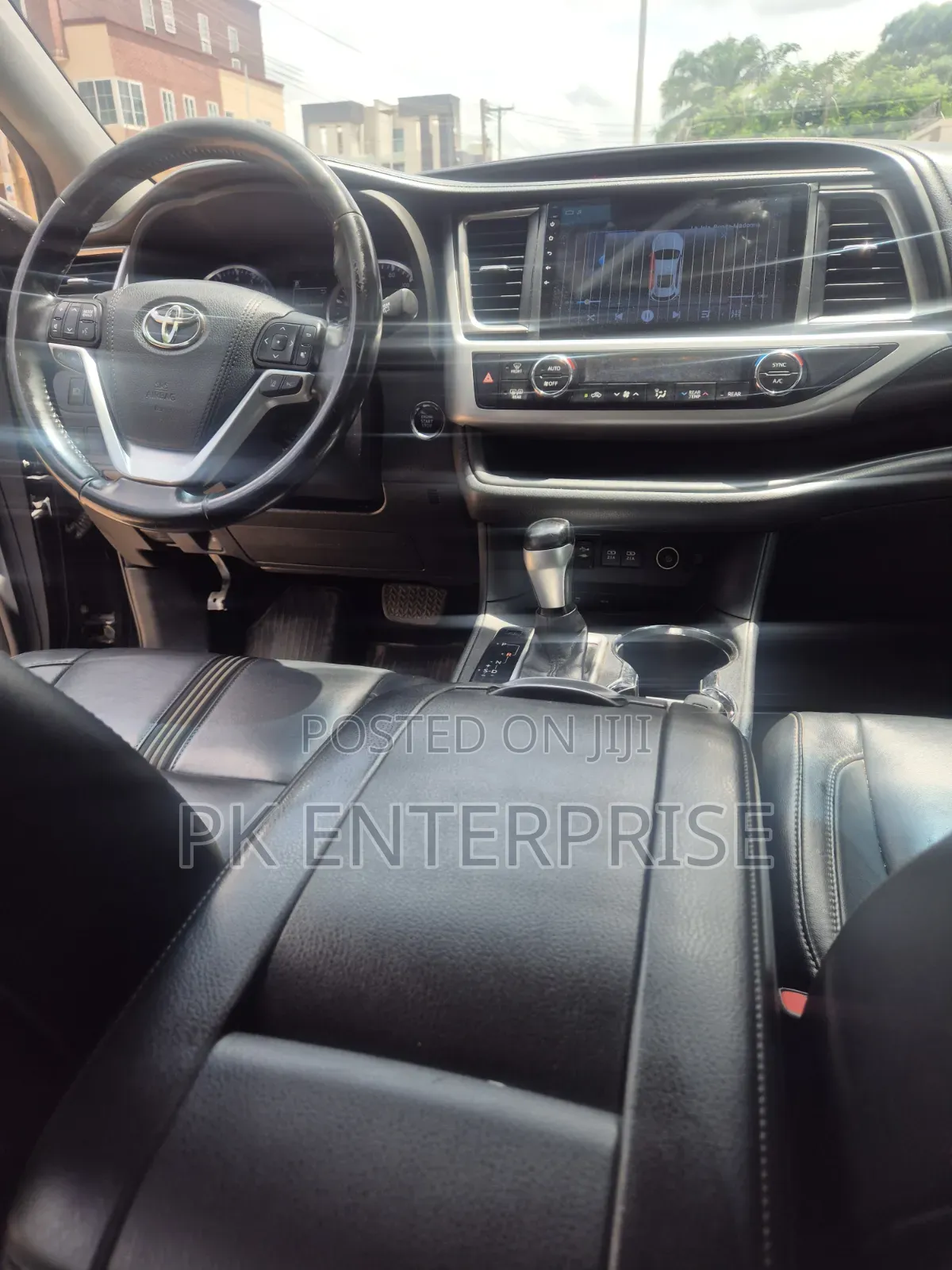 Toyota Highlander SE 4x4 V6 (3.5L 6cyl 8A) 2018 Black