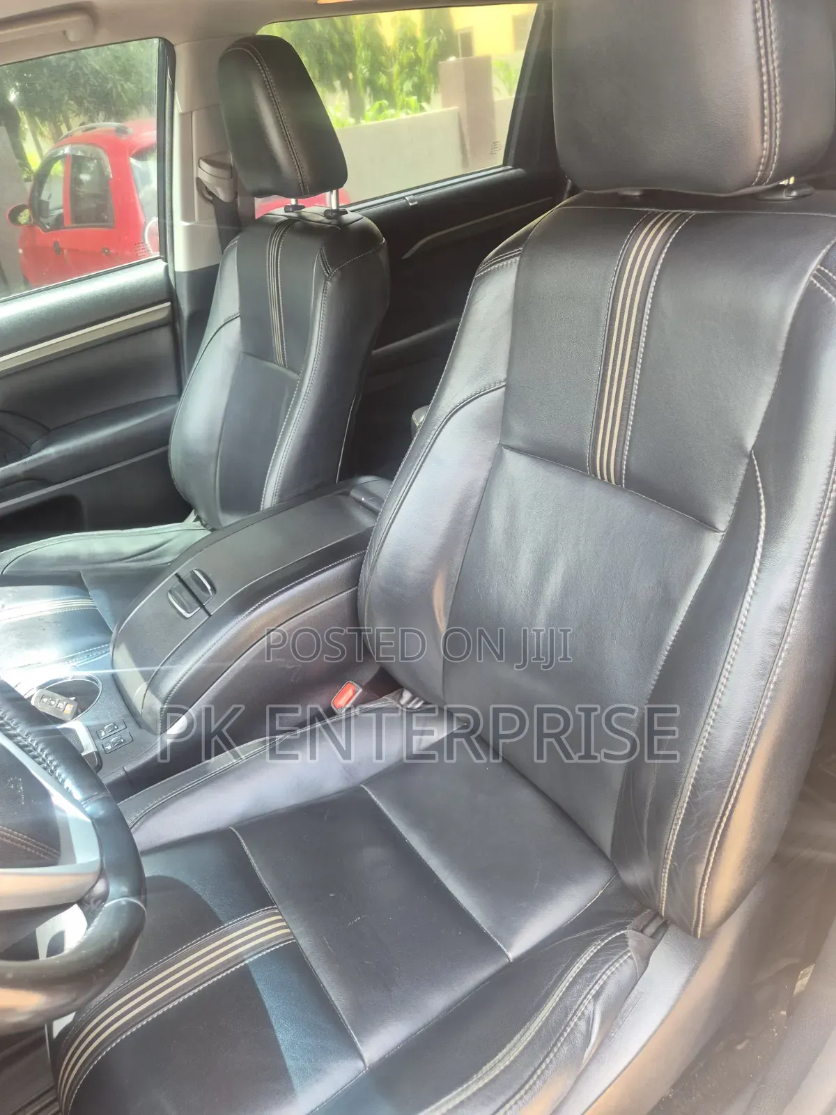 Toyota Highlander SE 4x4 V6 (3.5L 6cyl 8A) 2018 Black