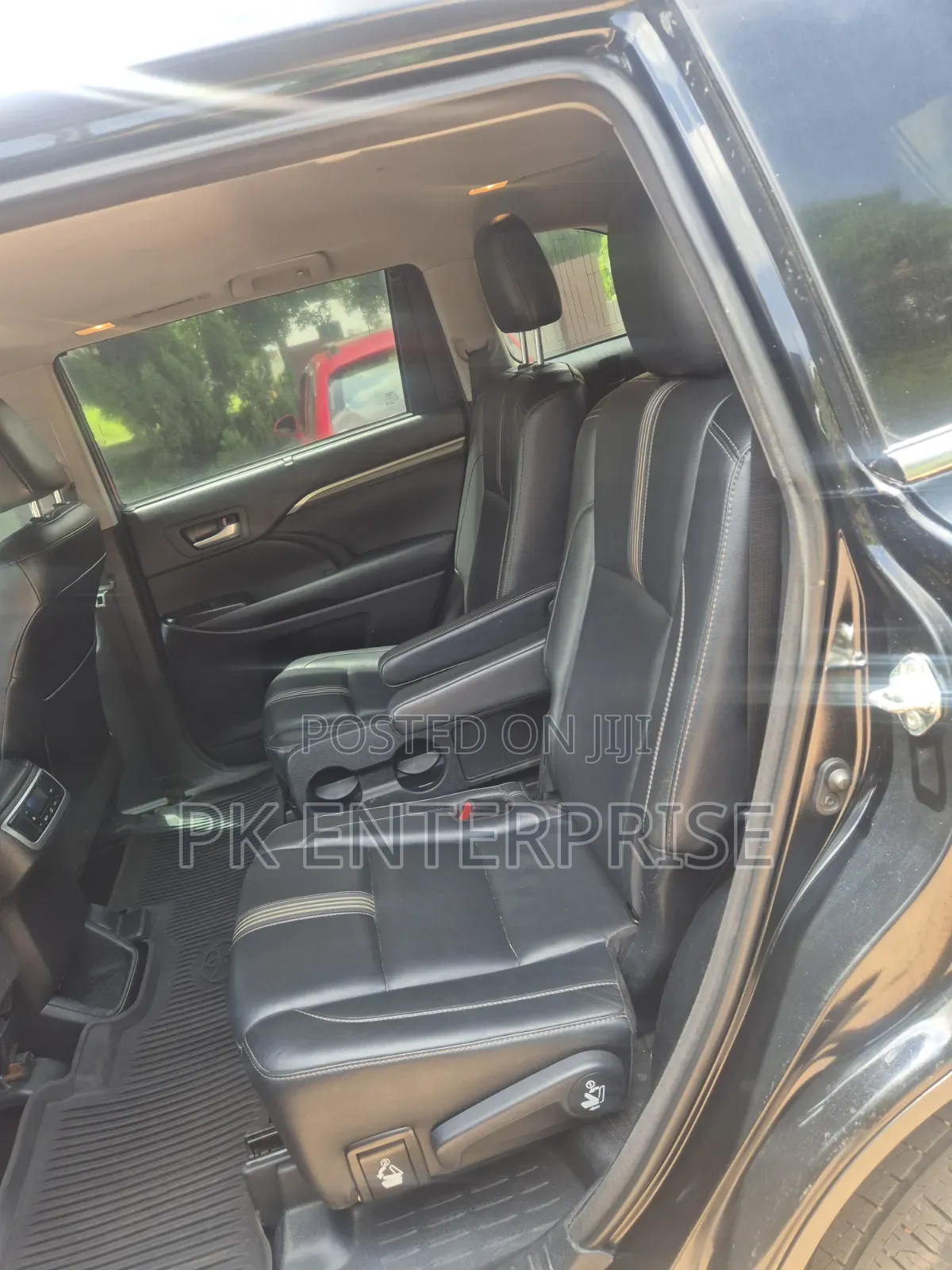 Toyota Highlander SE 4x4 V6 (3.5L 6cyl 8A) 2018 Black