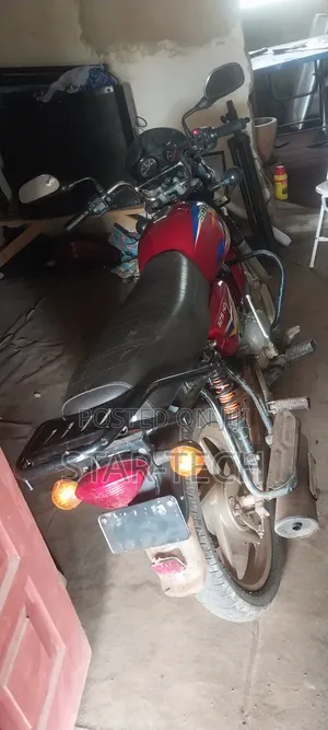 New Bajaj Boxer 125 2026 Gray