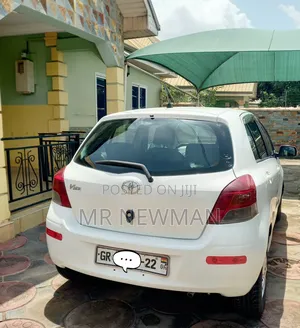 Toyota Vitz 2010 White