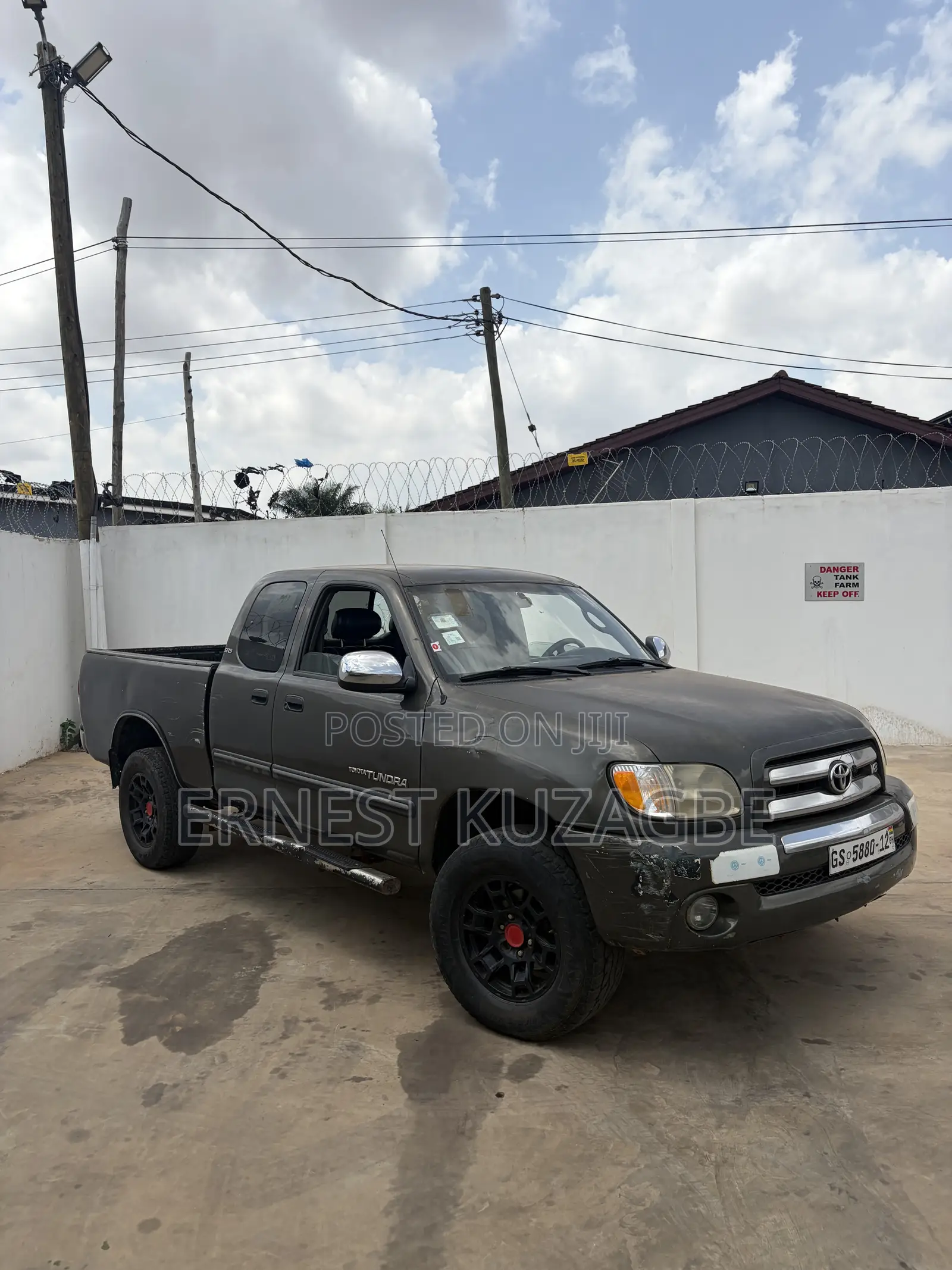 Toyota Tundra 2010 Gray