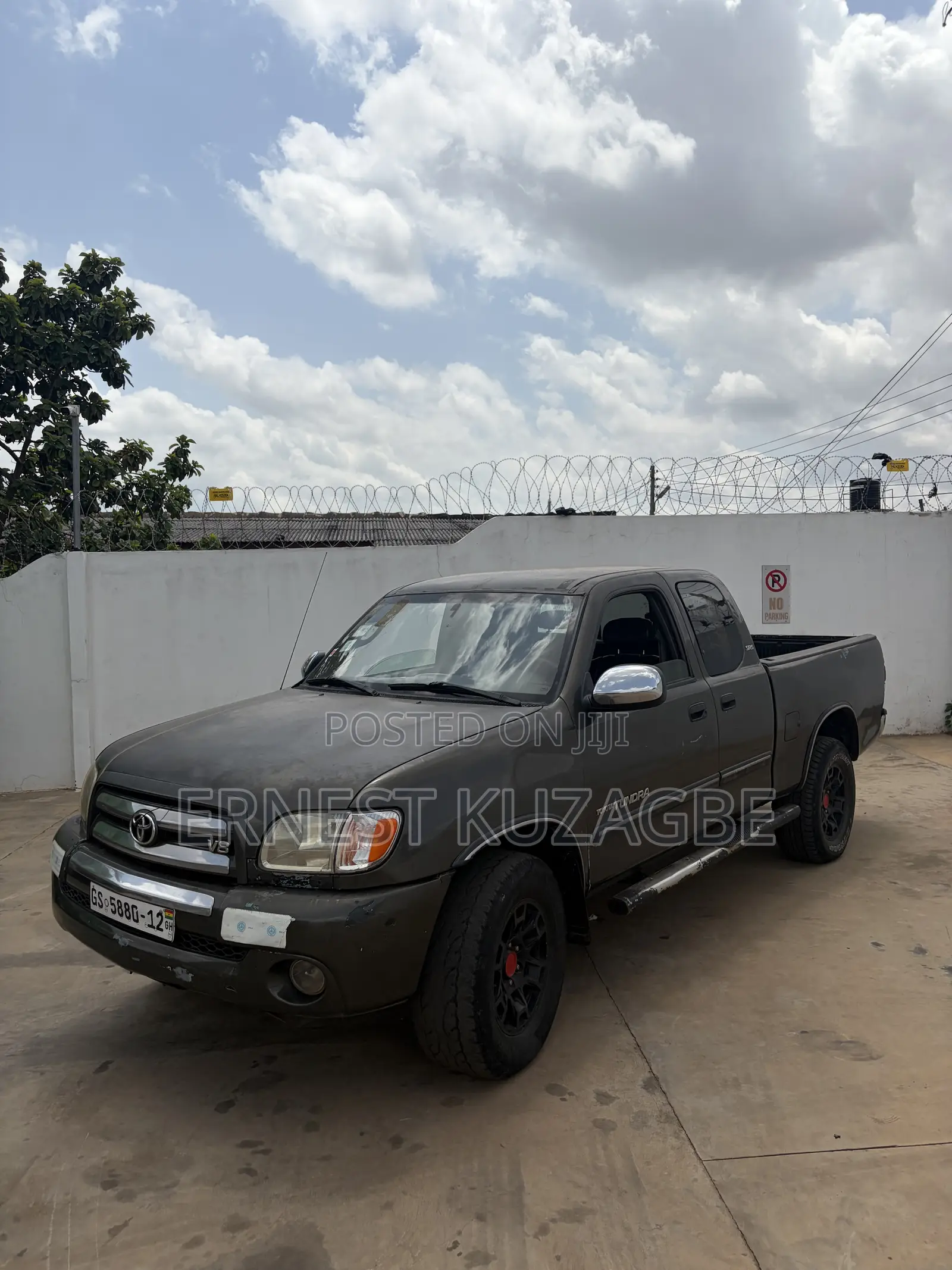 Toyota Tundra 2010 Gray