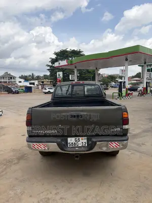 Toyota Tundra 2010 Gray