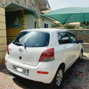 Toyota Vitz 2010 White