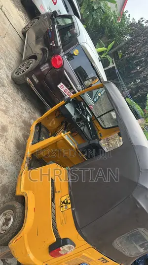 TVS XL 100 2025 Yellow