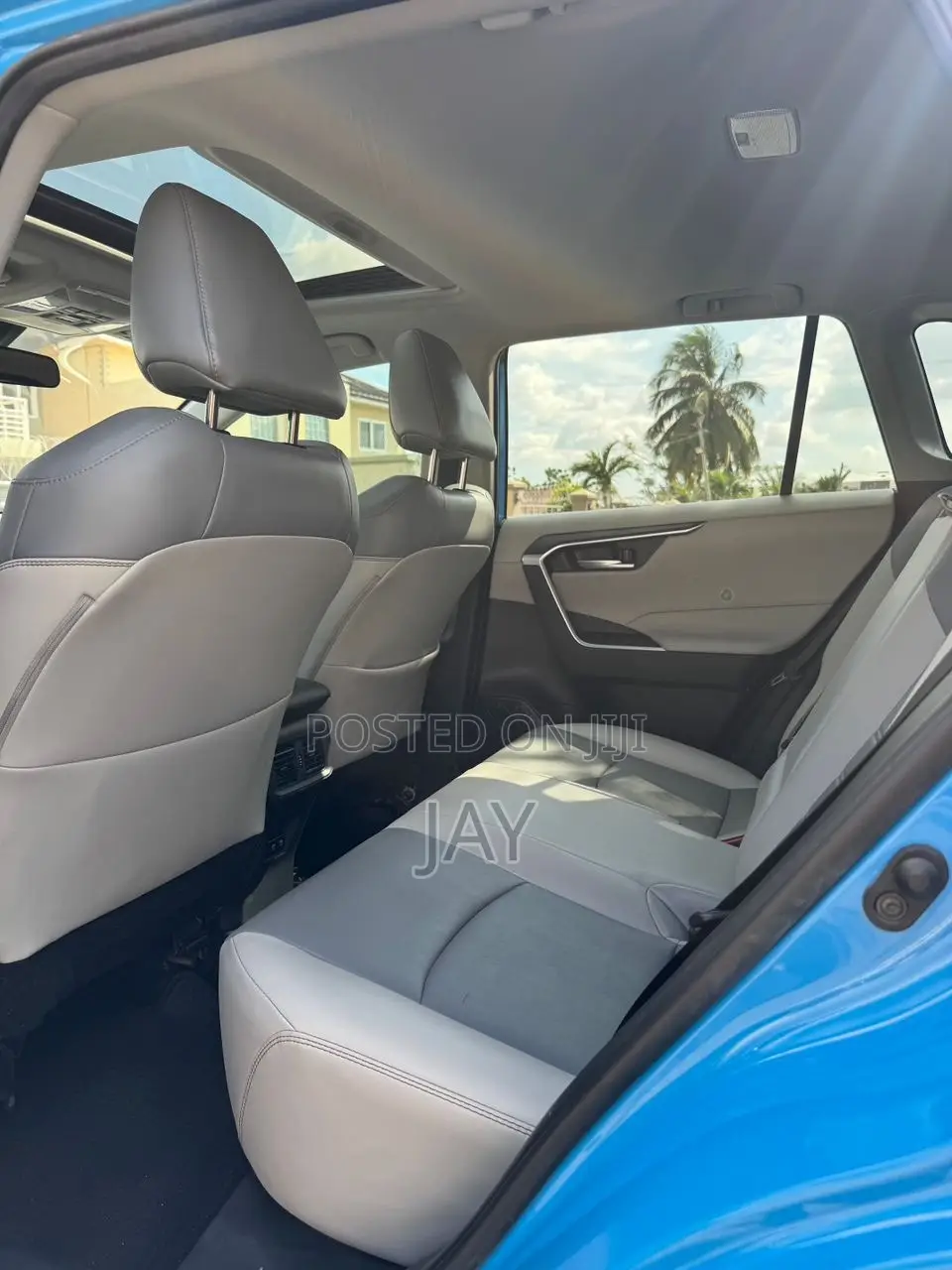 Toyota RAV4 XLE Premium 2021 Blue