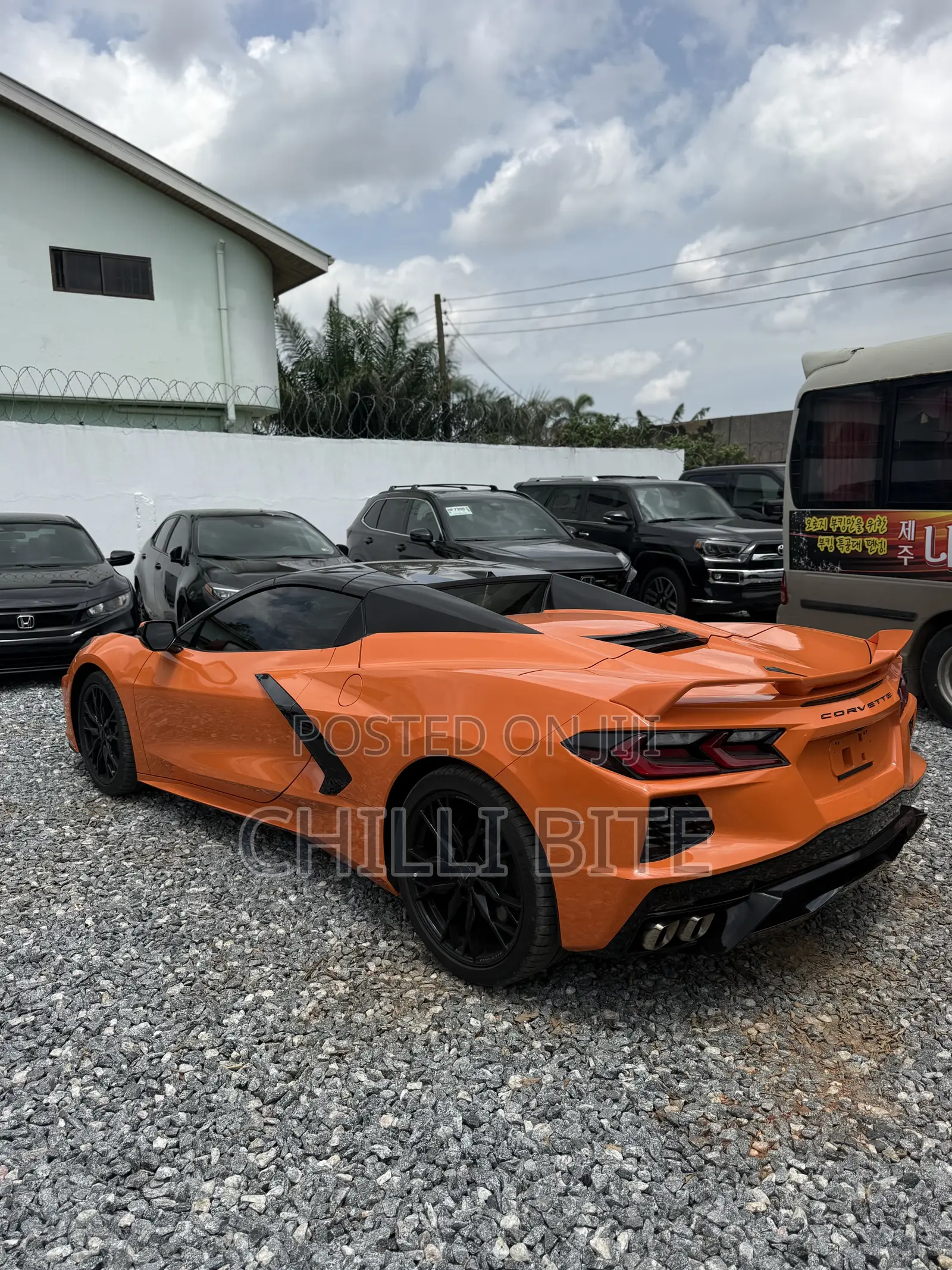 Chevrolet Corvette Stingray Convertible w/2LT 2023 Orange