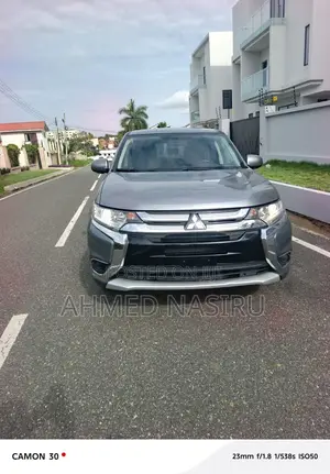 Mitsubishi Outlander 2016 Gray