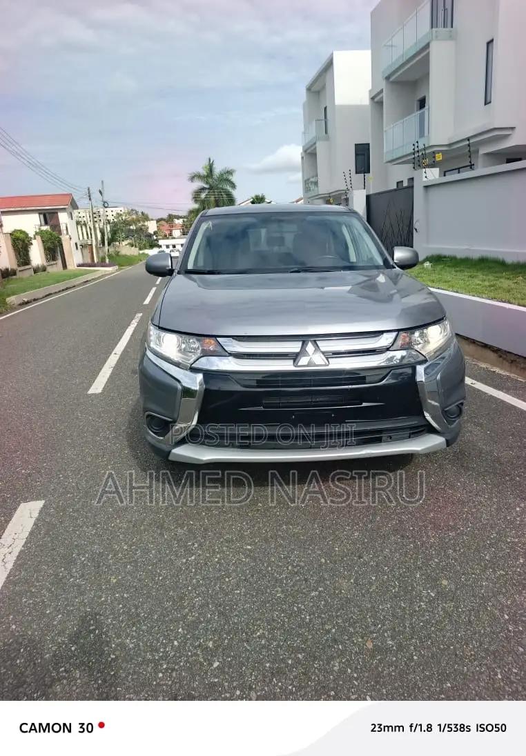 Mitsubishi Outlander 2016 Gray
