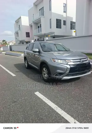 Mitsubishi Outlander 2016 Gray