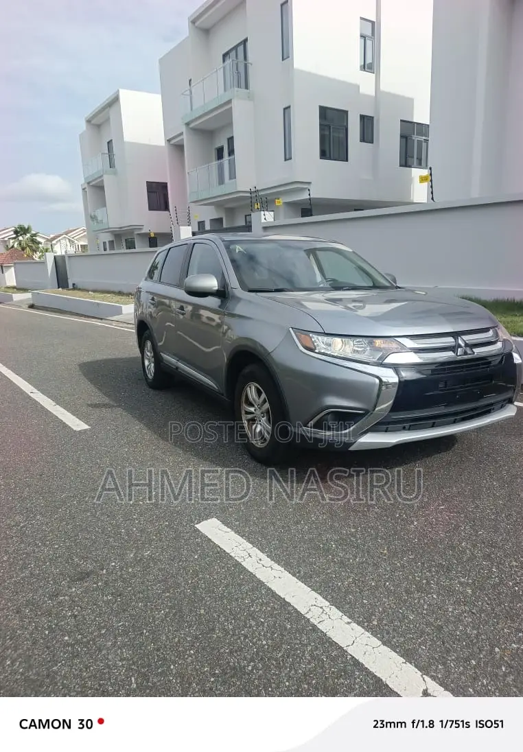 Mitsubishi Outlander 2016 Gray