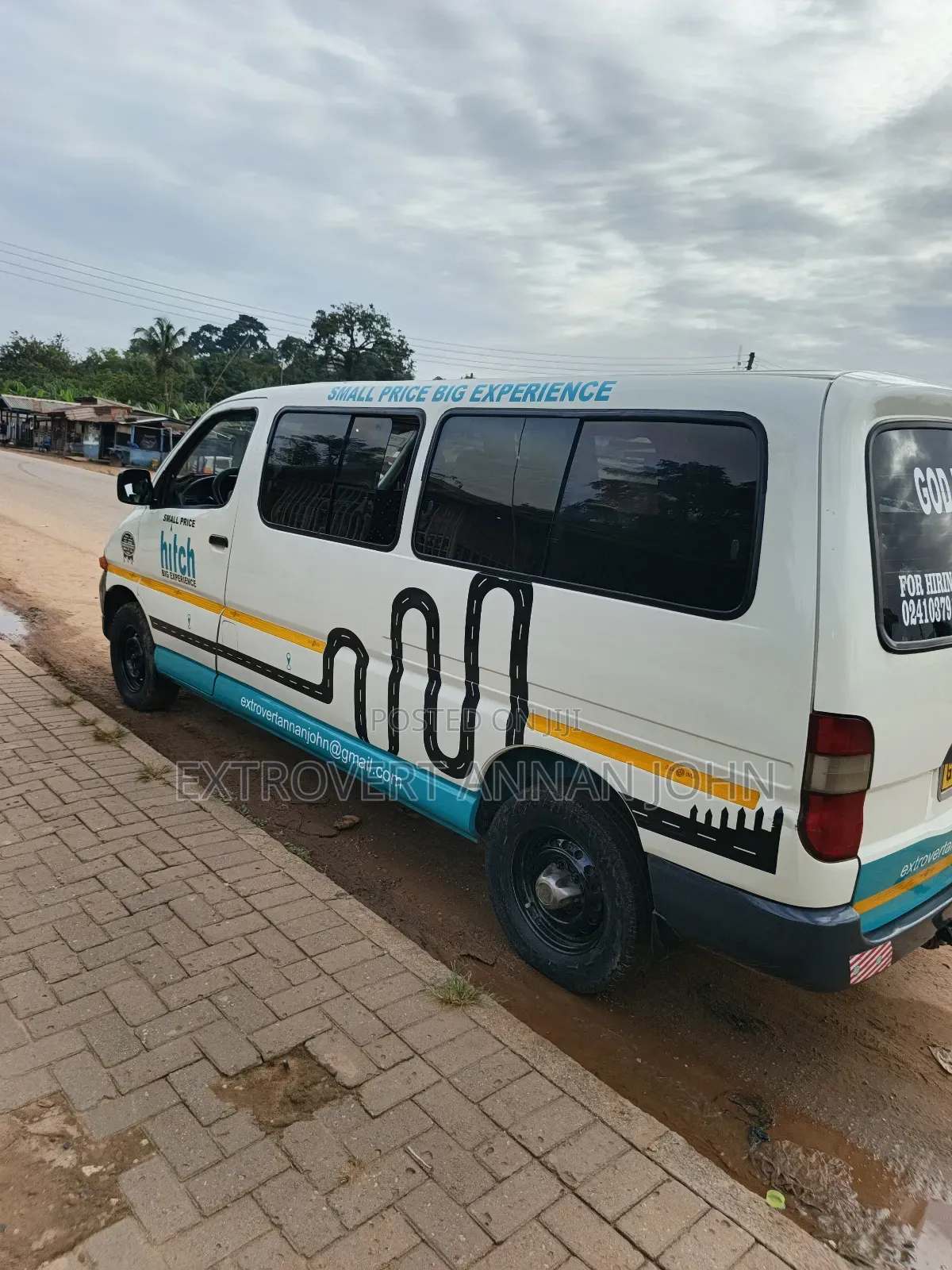 Toyota HiAce 2000 White