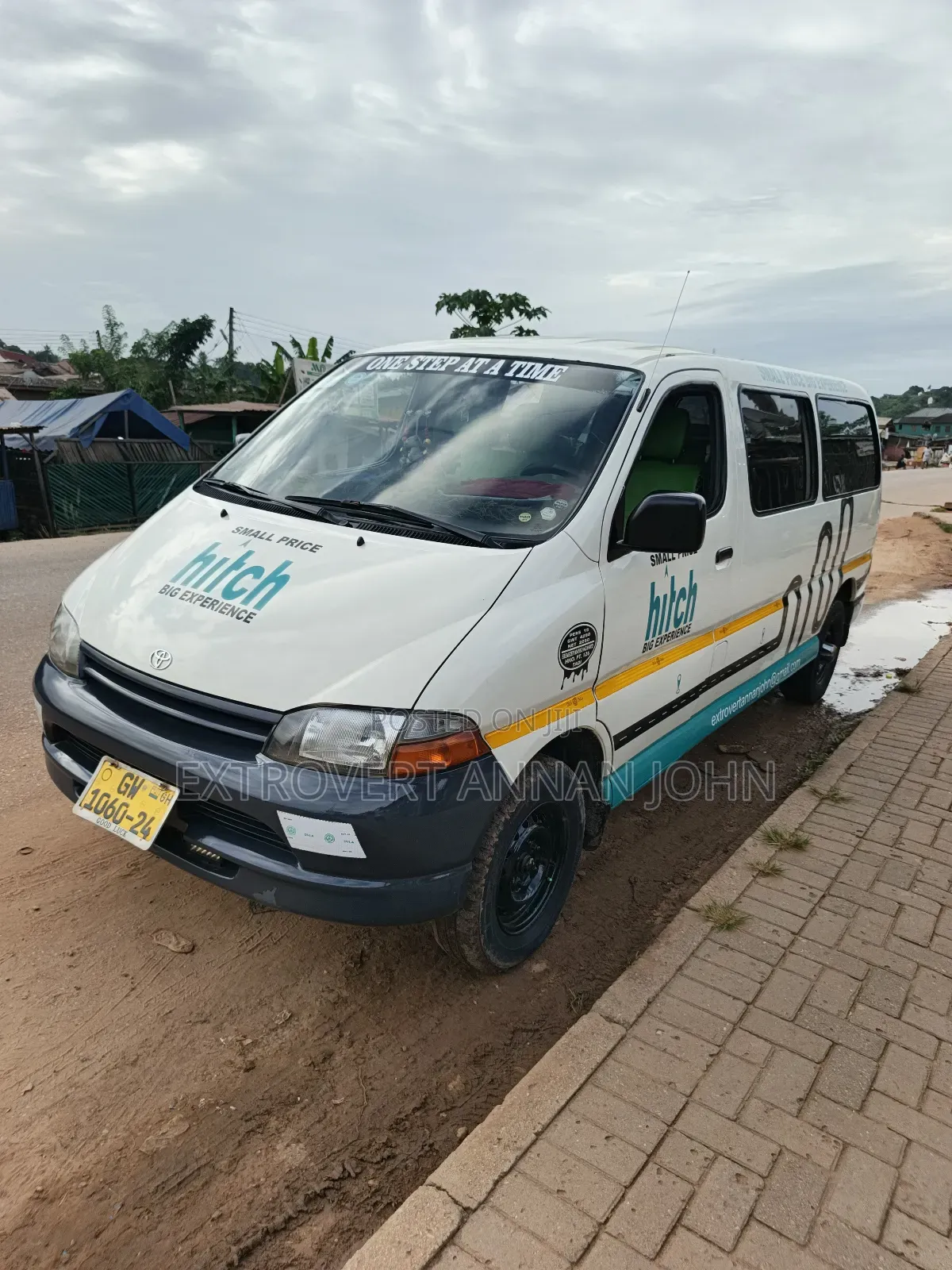 Toyota HiAce 2000 White