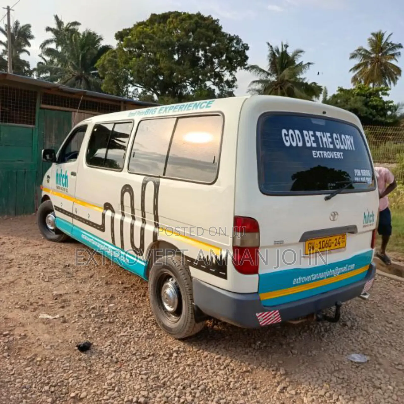Toyota HiAce 2000 White