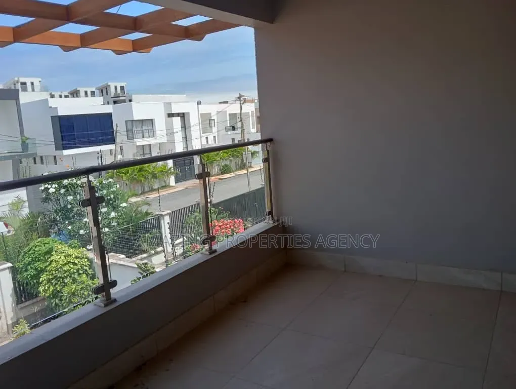 4bdrm House in Tse-Addo, Airport Residential Area for rent