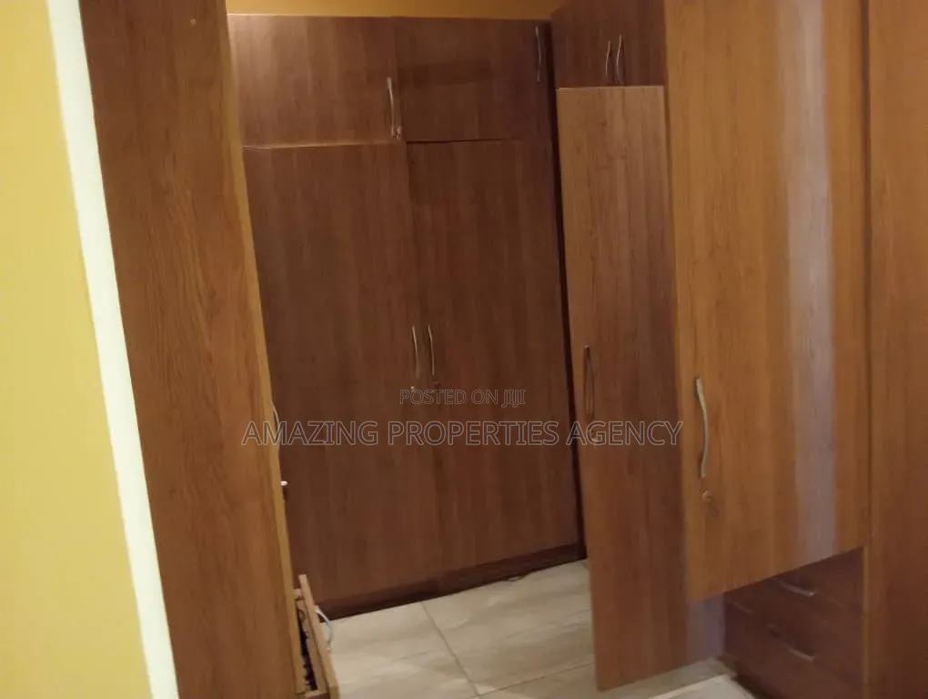 4bdrm House in Tse-Addo, Airport Residential Area for rent