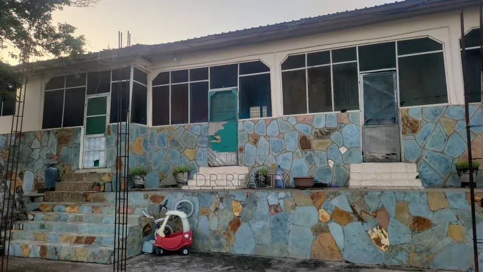 1bdrm Apartment in Gbawe, MacCharty Hills for rent