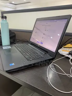 Laptop Dell Inspiron 17 5000 8GB Intel Core i5 SSD 256GB