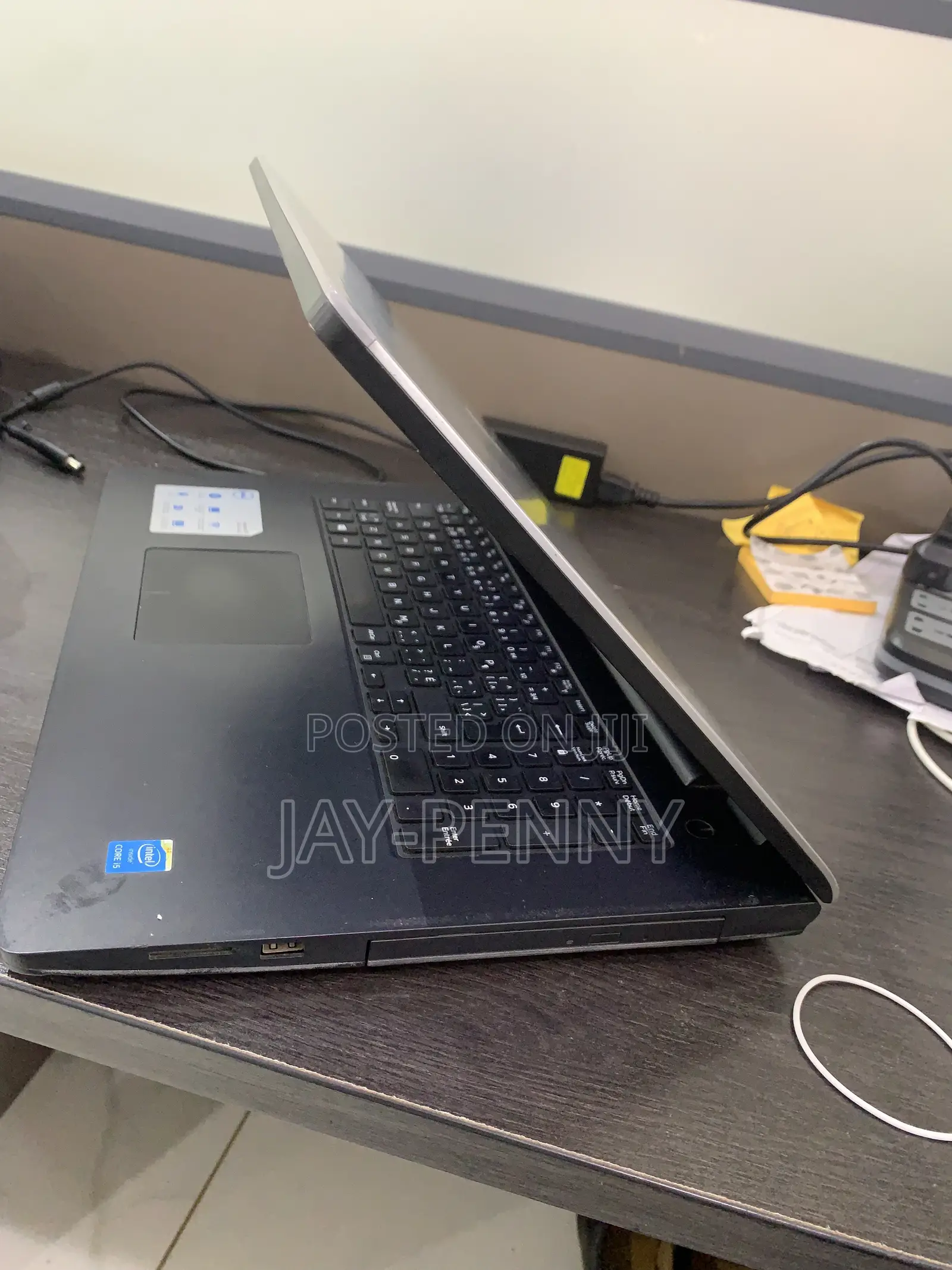 Laptop Dell Inspiron 17 5000 8GB Intel Core i5 SSD 256GB