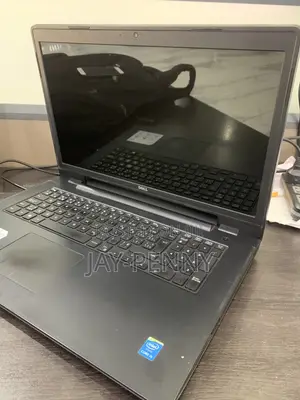 Laptop Dell Inspiron 17 5000 8GB Intel Core i5 SSD 256GB